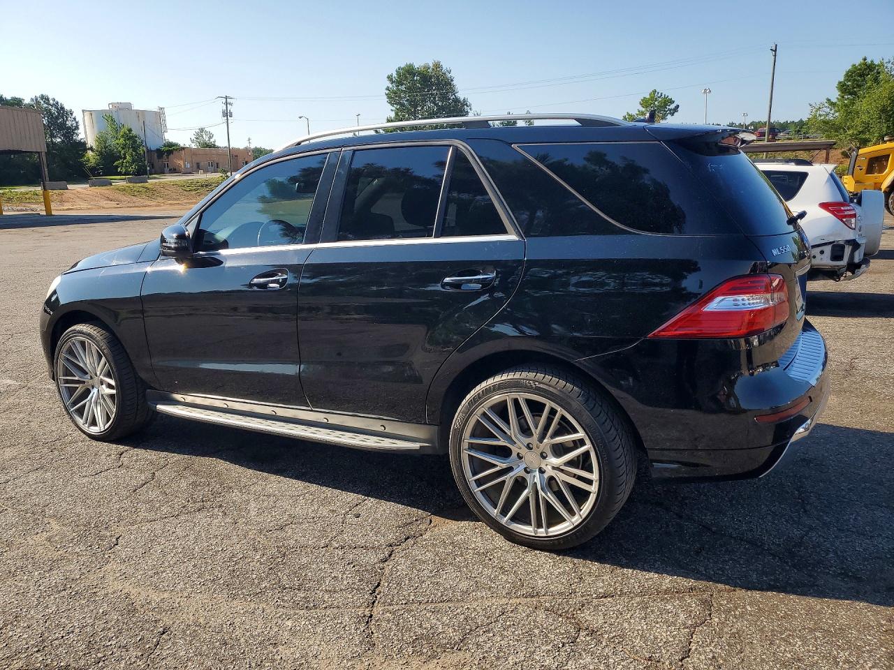 2014 MERCEDES-BENZ ML 550 4MATIC — снимка 2