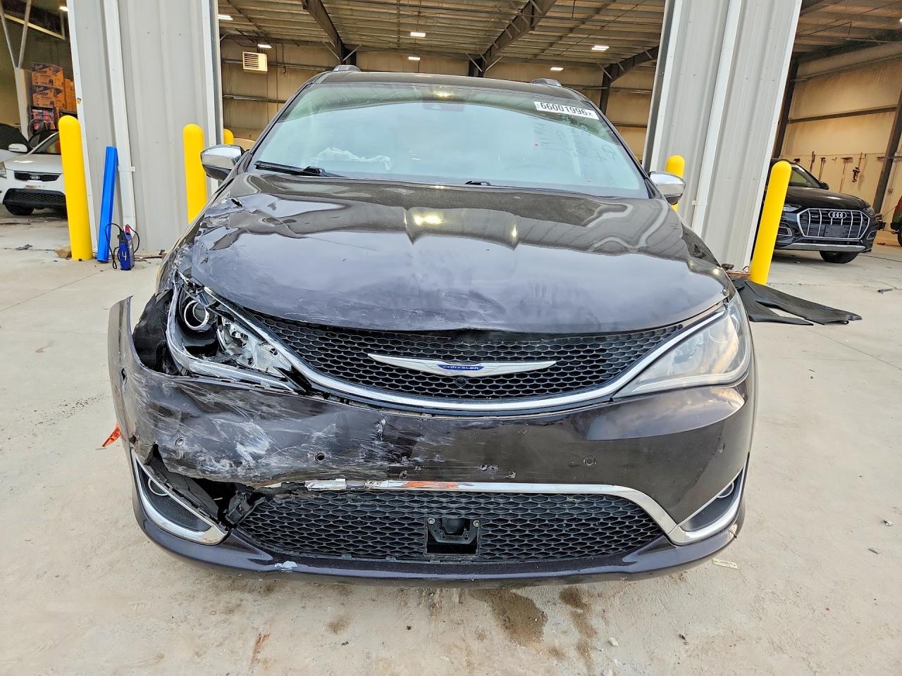 2019 CHRYSLER PACIFICA LIMITED — снимка 5