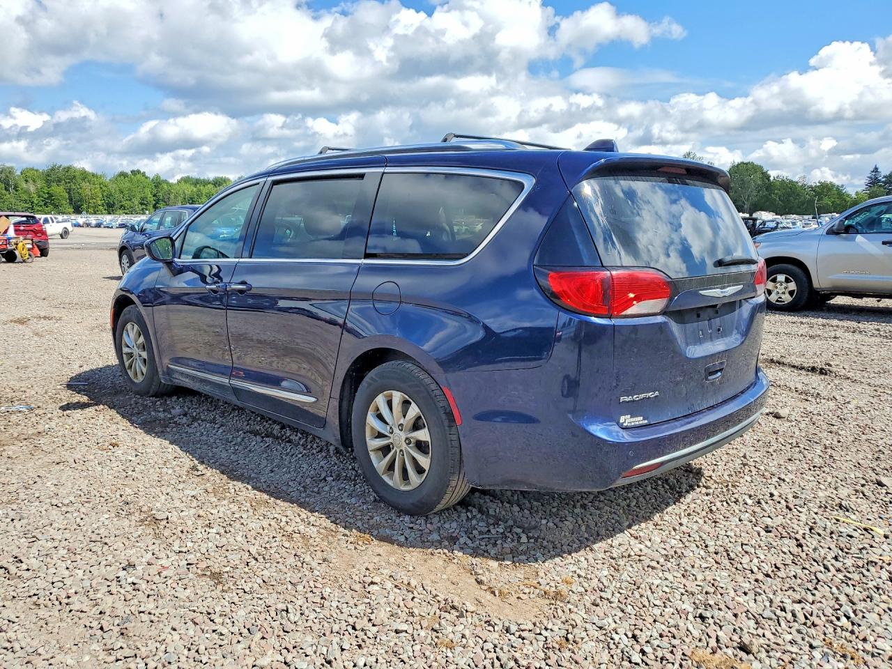 2018 CHRYSLER PACIFICA TOURING L — снимка 2