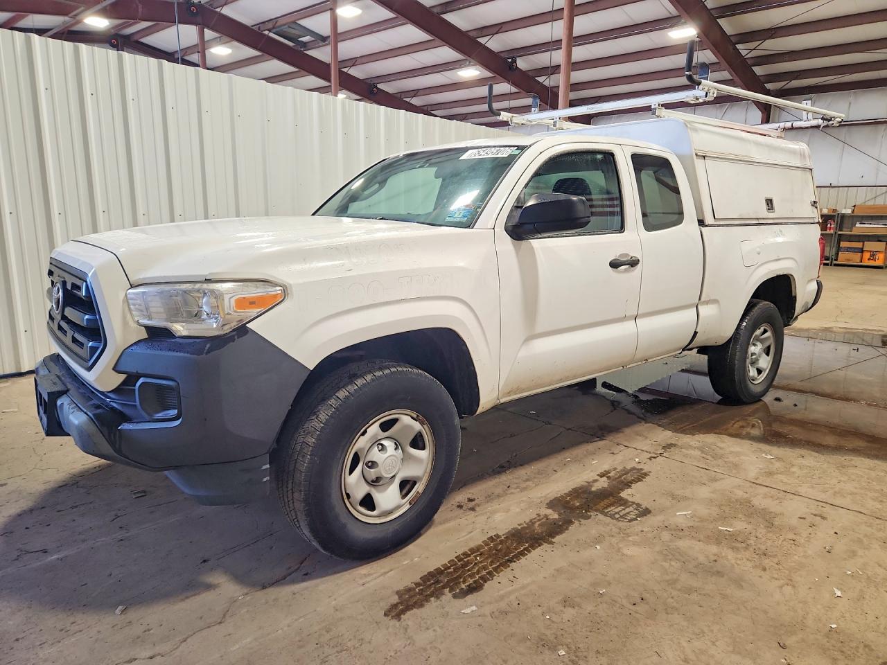 2016 TOYOTA TACOMA SR