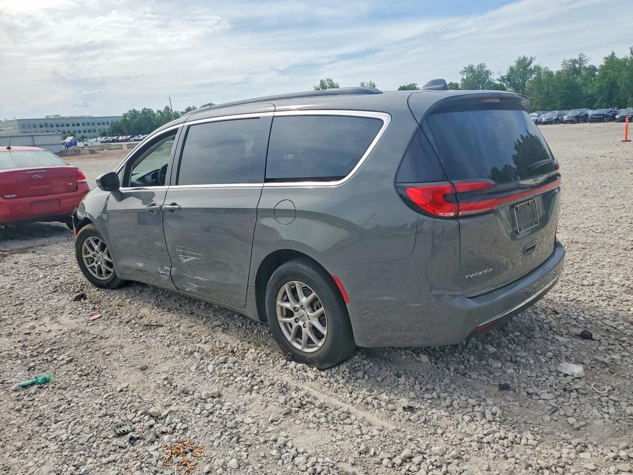 2022 CHRYSLER PACIFICA TOURING L — снимка 2