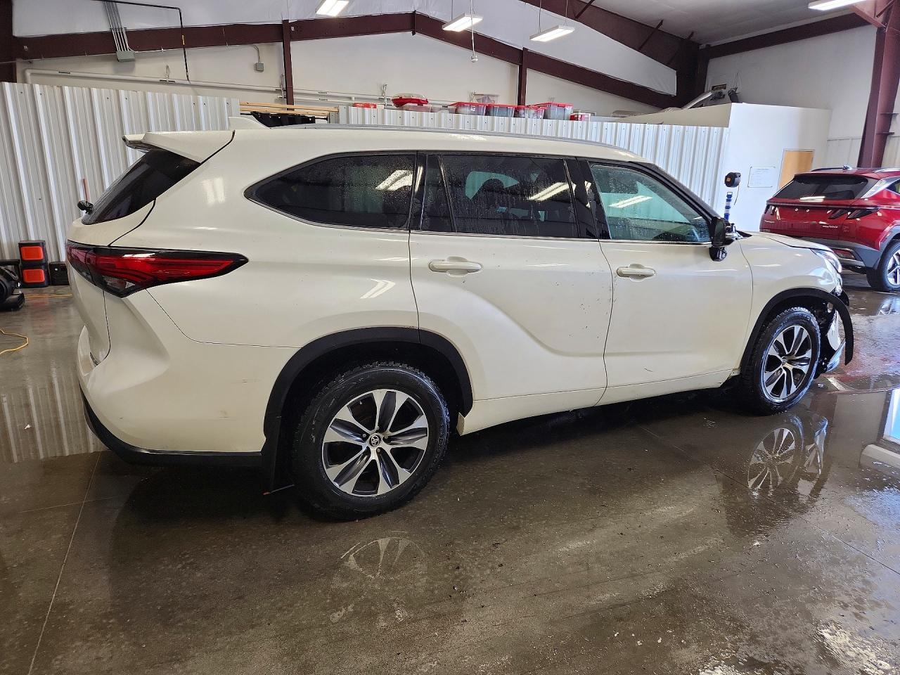 2021 TOYOTA HIGHLANDER XLE — снимка 3