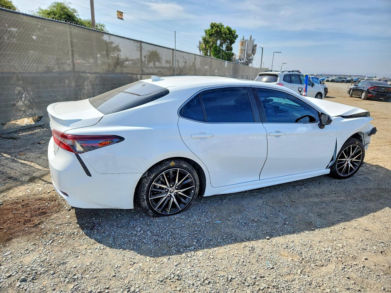 2024 TOYOTA CAMRY HYBRID SE — снимка 3