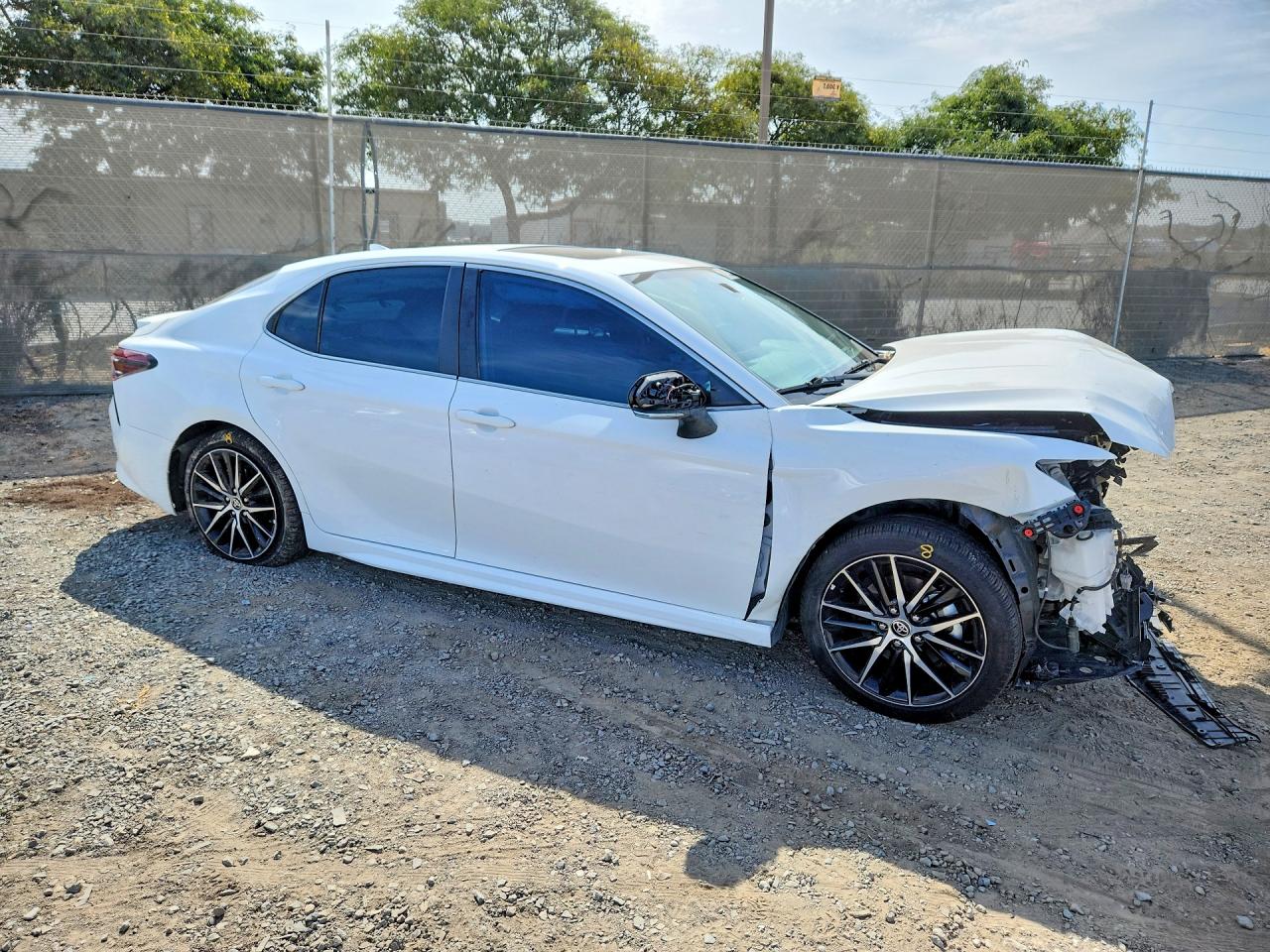 2024 TOYOTA CAMRY HYBRID SE — снимка 4