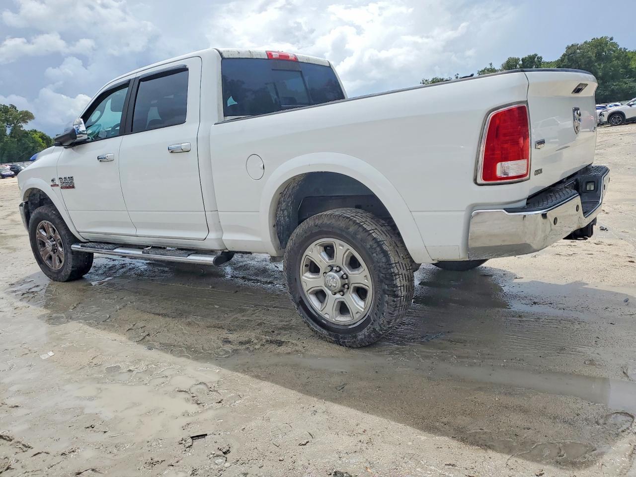 2015 RAM 2500 LARAMIE — снимка 2