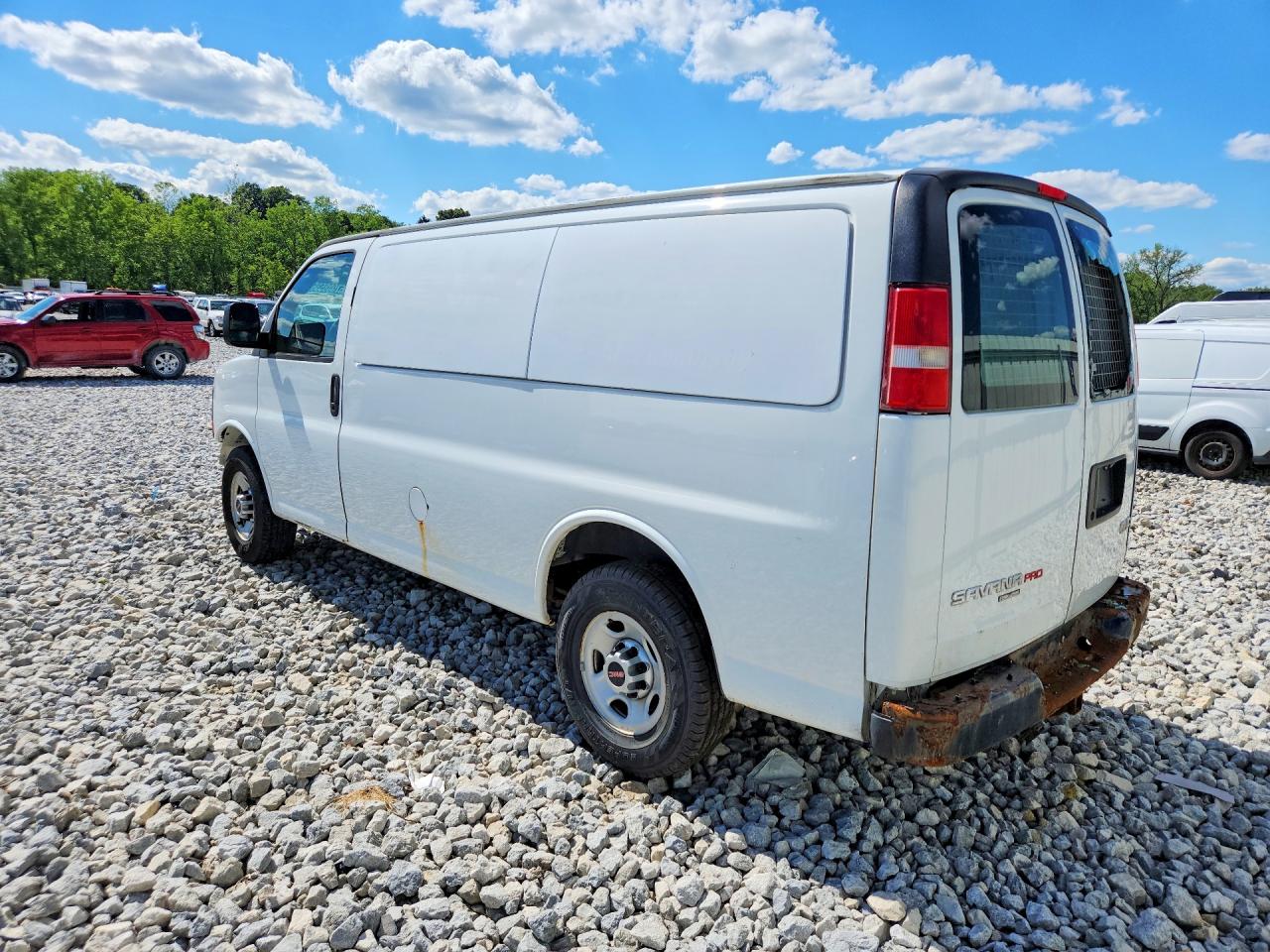 2015 GMC SAVANA G2500 — снимка 2