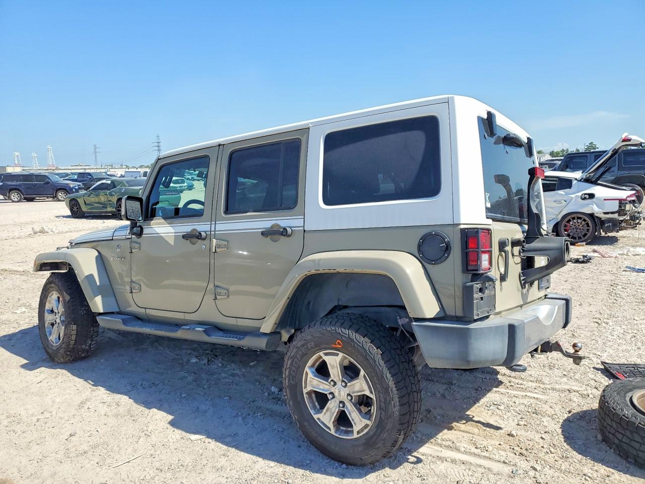 2017 JEEP WRANGLER UNLIMITED SAHARA — снимка 2