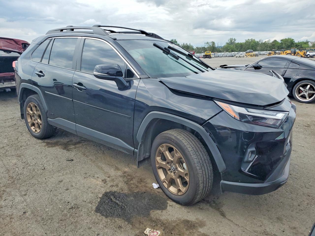 2024 TOYOTA RAV4 WOODLAND EDITION — снимка 4