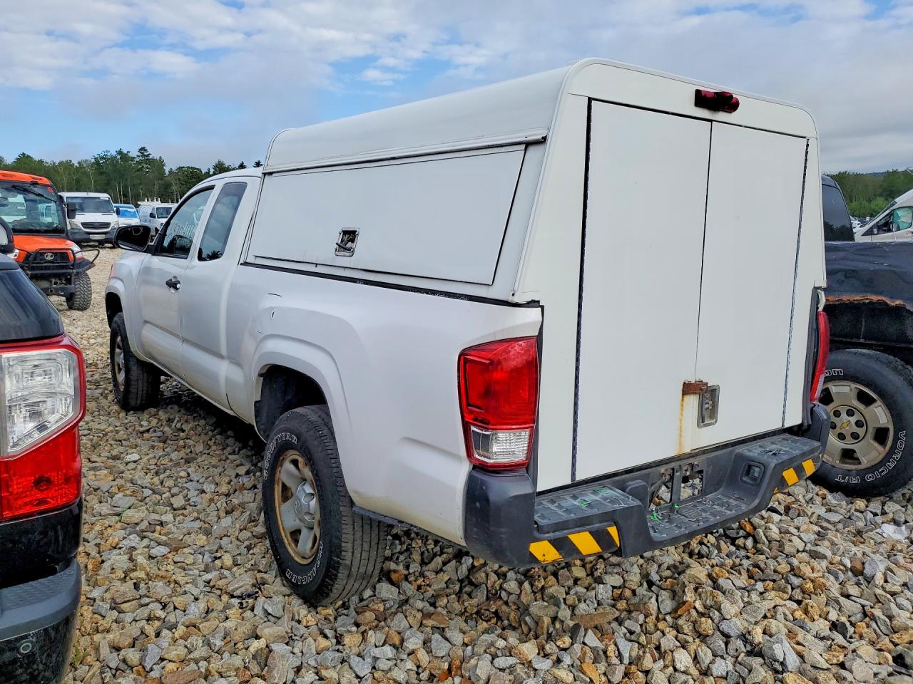 2016 TOYOTA TACOMA SR — снимка 2