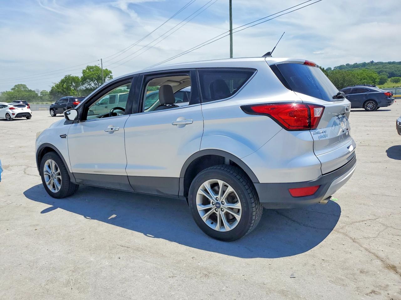 2019 FORD ESCAPE SE — снимка 2