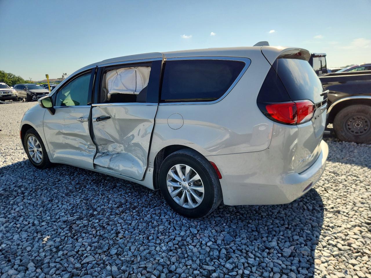 2017 CHRYSLER PACIFICA TOURING — снимка 2