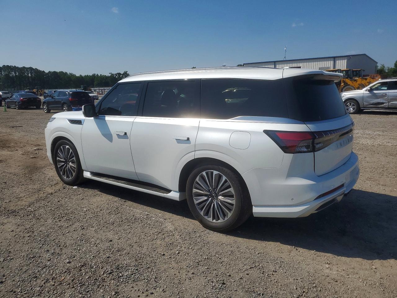 2025 INFINITI QX80 LUXE — снимка 2