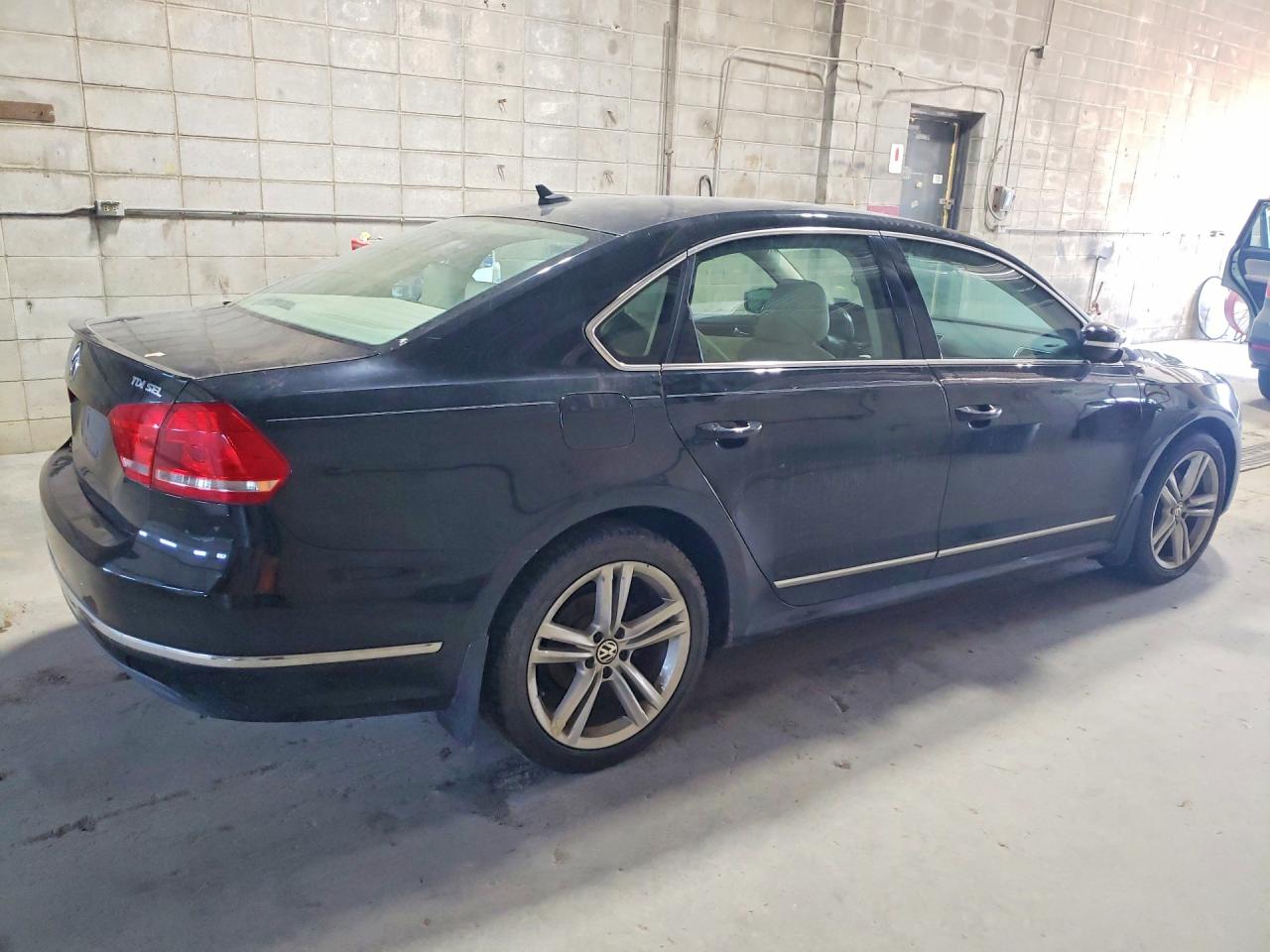 2015 VOLKSWAGEN PASSAT SEL — снимка 3