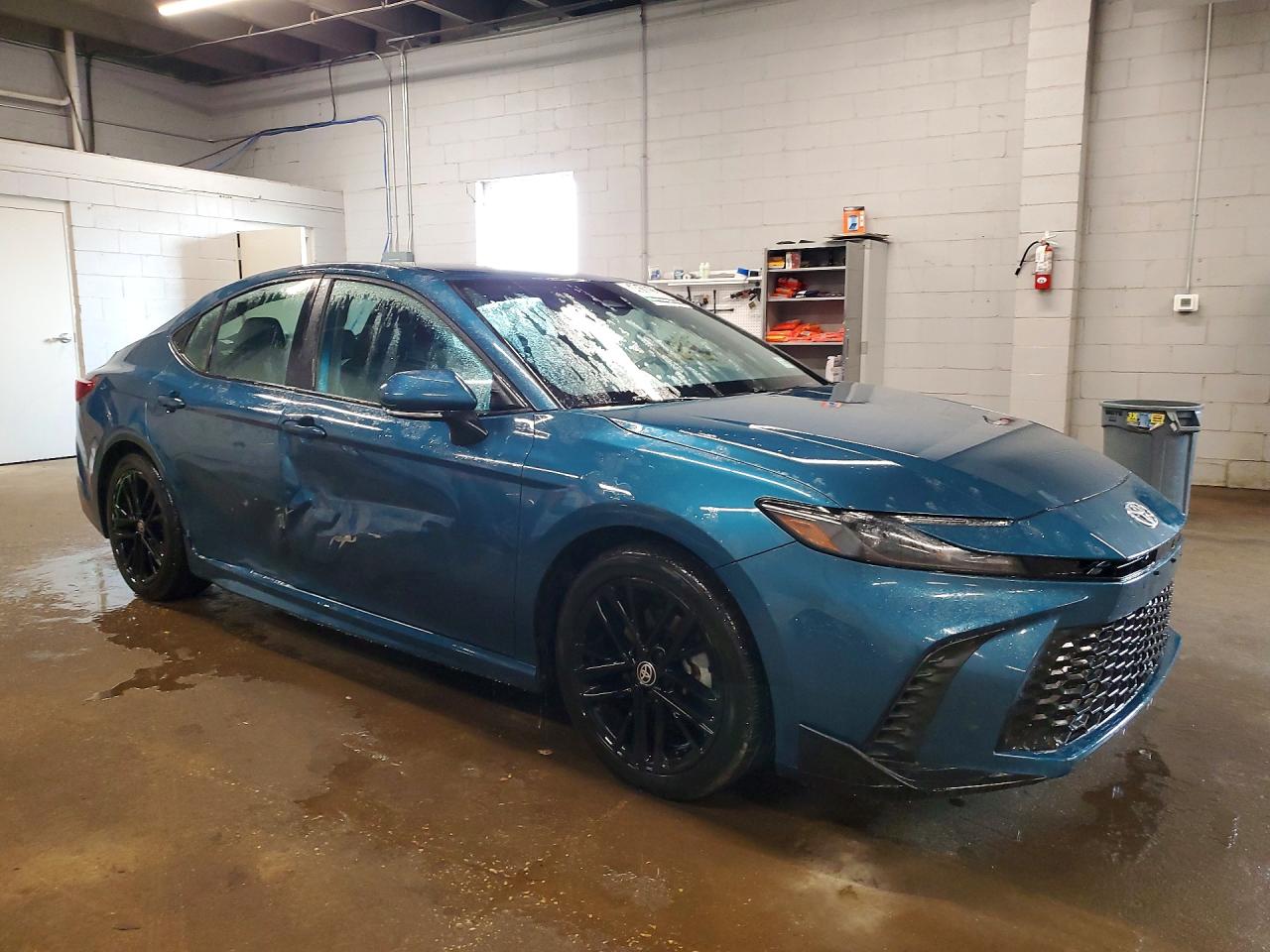2025 TOYOTA CAMRY SE — снимка 4