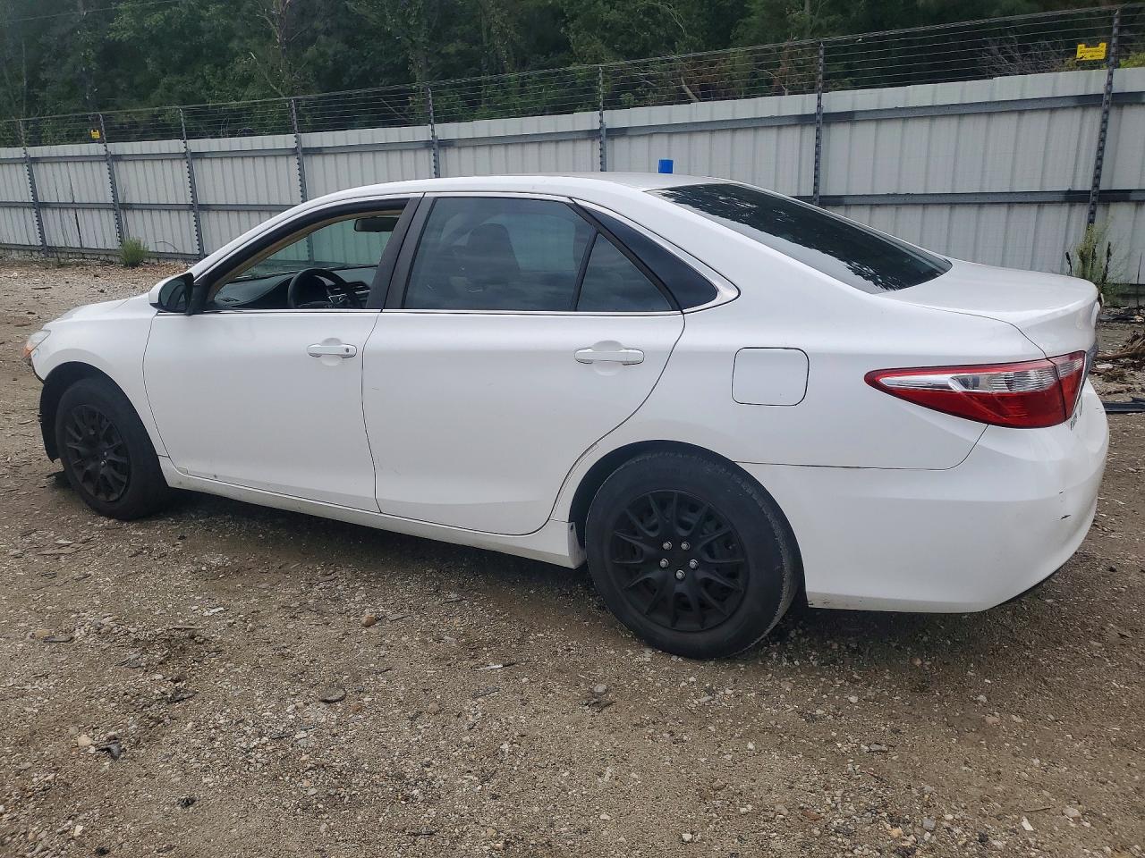 2016 TOYOTA CAMRY LE — снимка 2