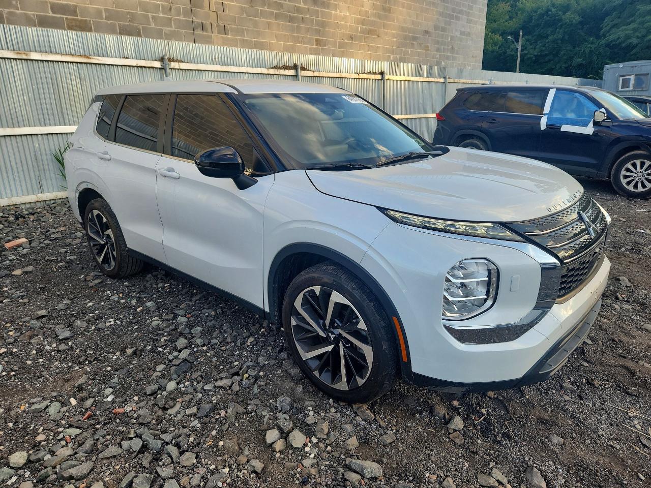 2022 MITSUBISHI OUTLANDER ES — снимка 4