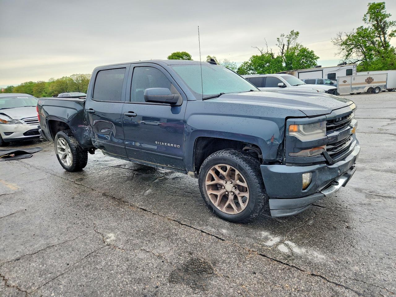 2017 CHEVROLET SILVERADO K1500 LT — снимка 4
