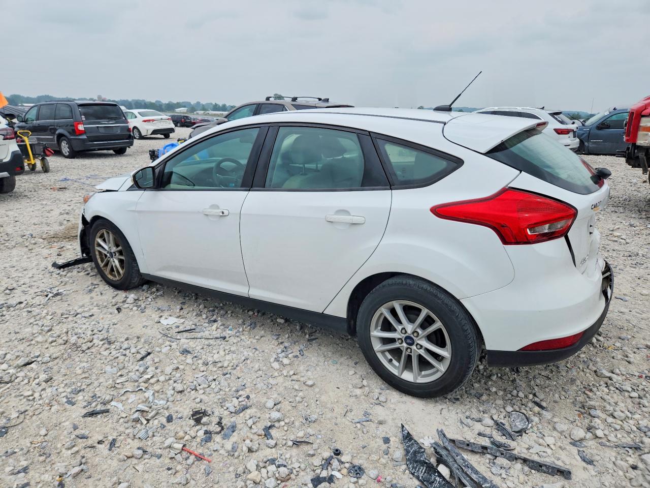 2017 FORD FOCUS SE — снимка 2