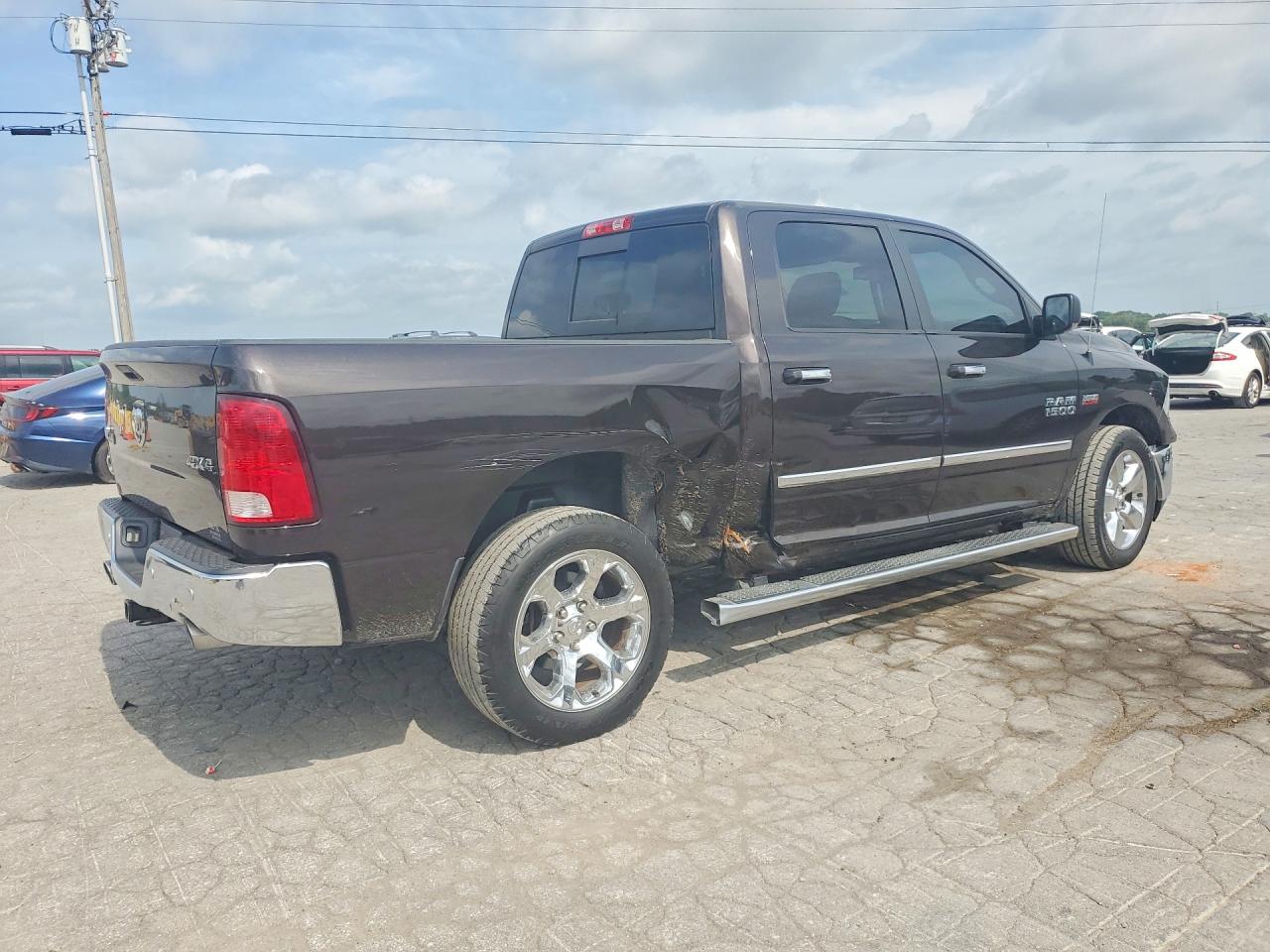 2017 RAM 1500 SLT — снимка 3