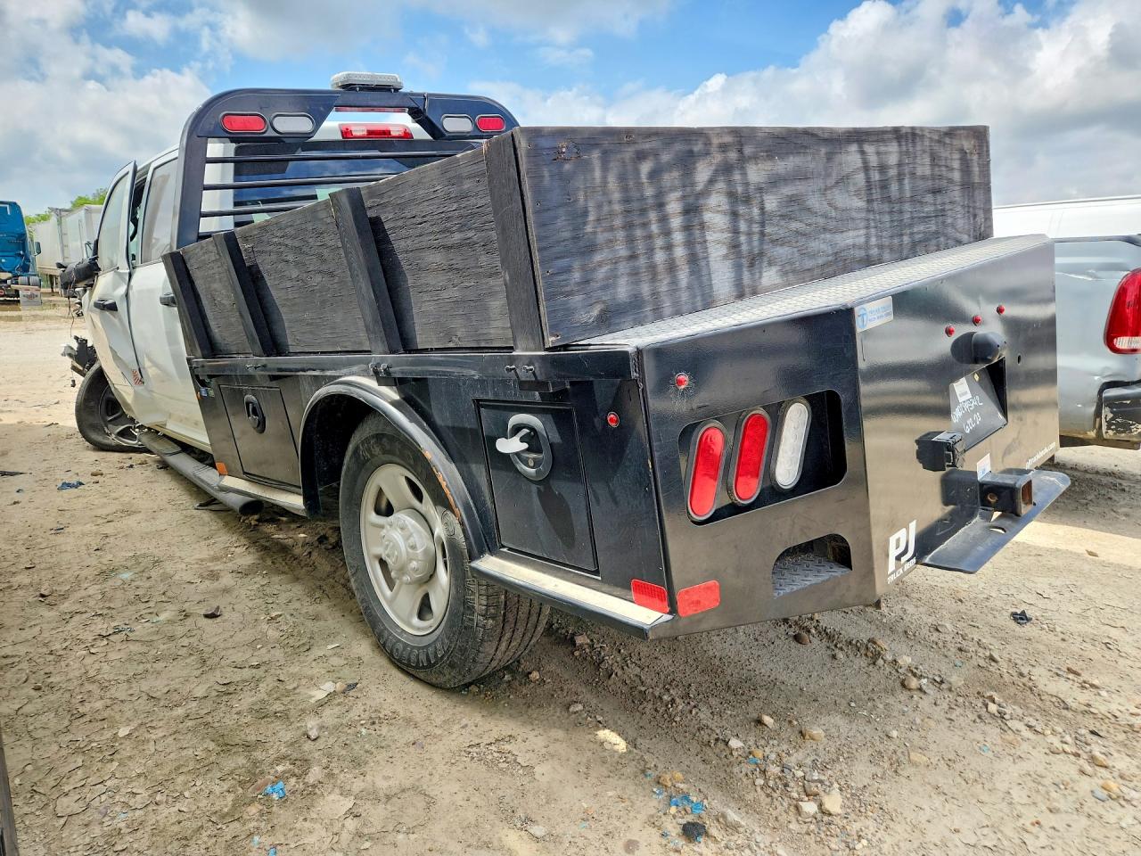 2024 RAM 3500 TRADESMAN — снимка 2
