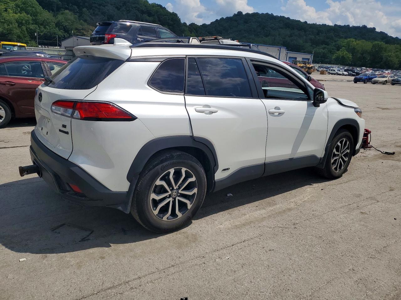 2024 TOYOTA COROLLA CROSS HYBRID SE — снимка 3