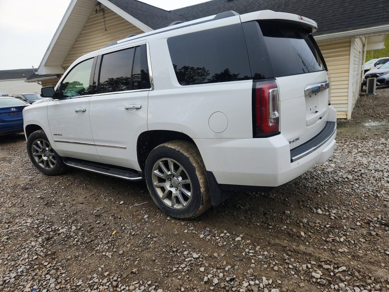 2017 GMC YUKON DENALI — снимка 2