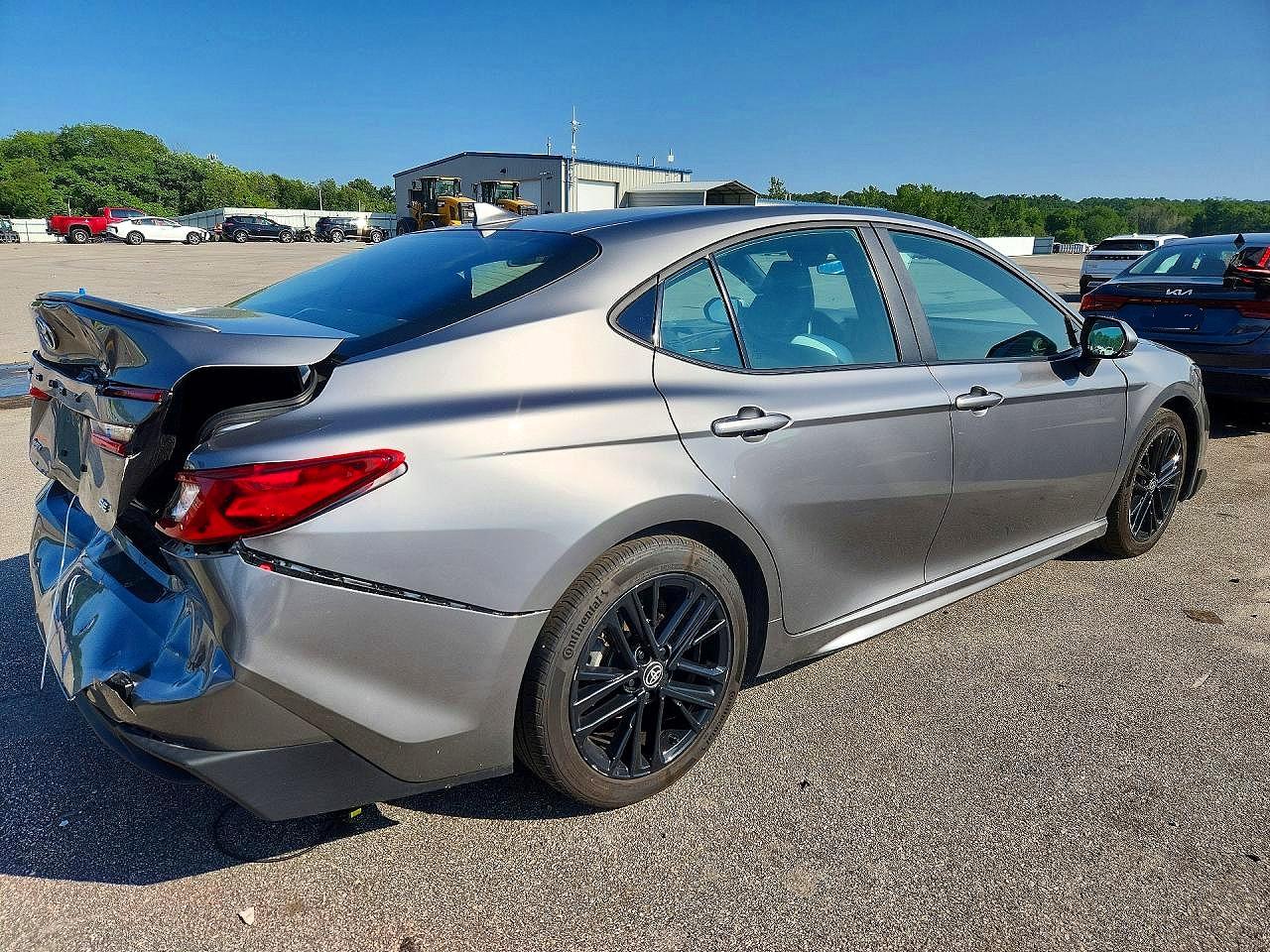 2025 TOYOTA CAMRY SE — снимка 3