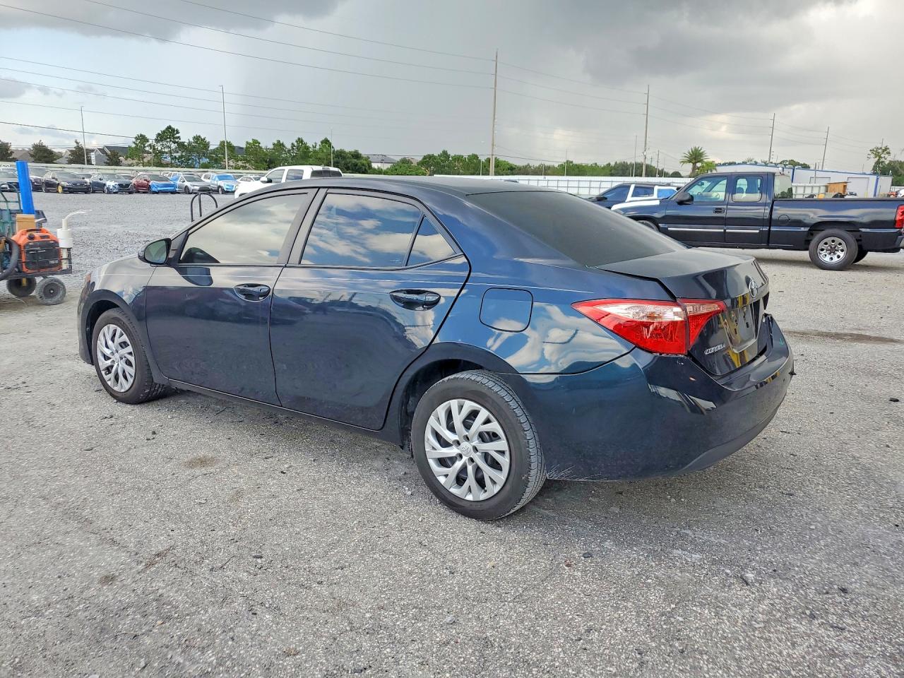 2018 TOYOTA COROLLA LE — снимка 2
