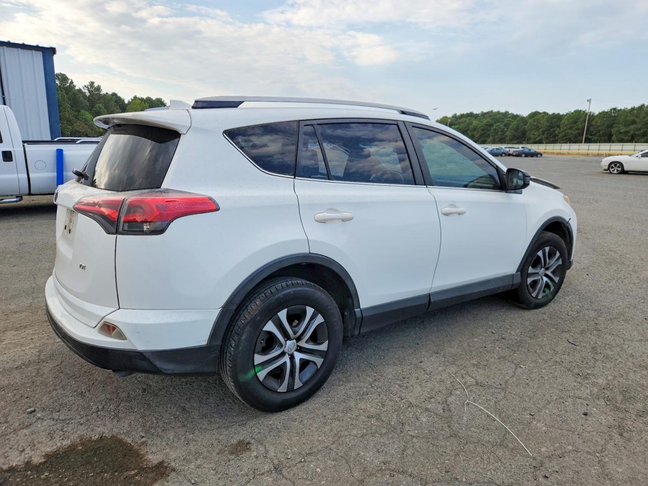 2017 TOYOTA RAV4 LE — снимка 3