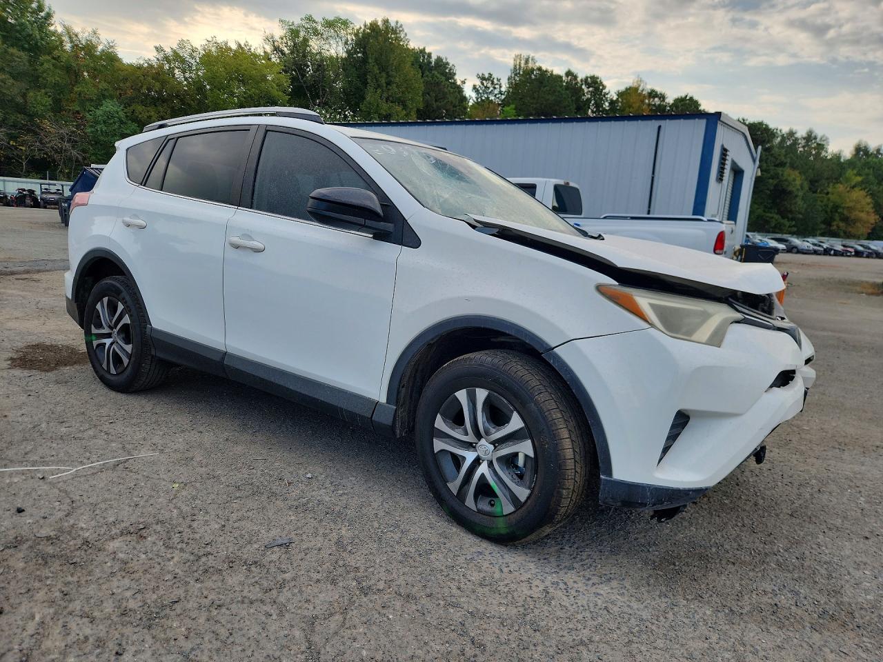 2017 TOYOTA RAV4 LE — снимка 4