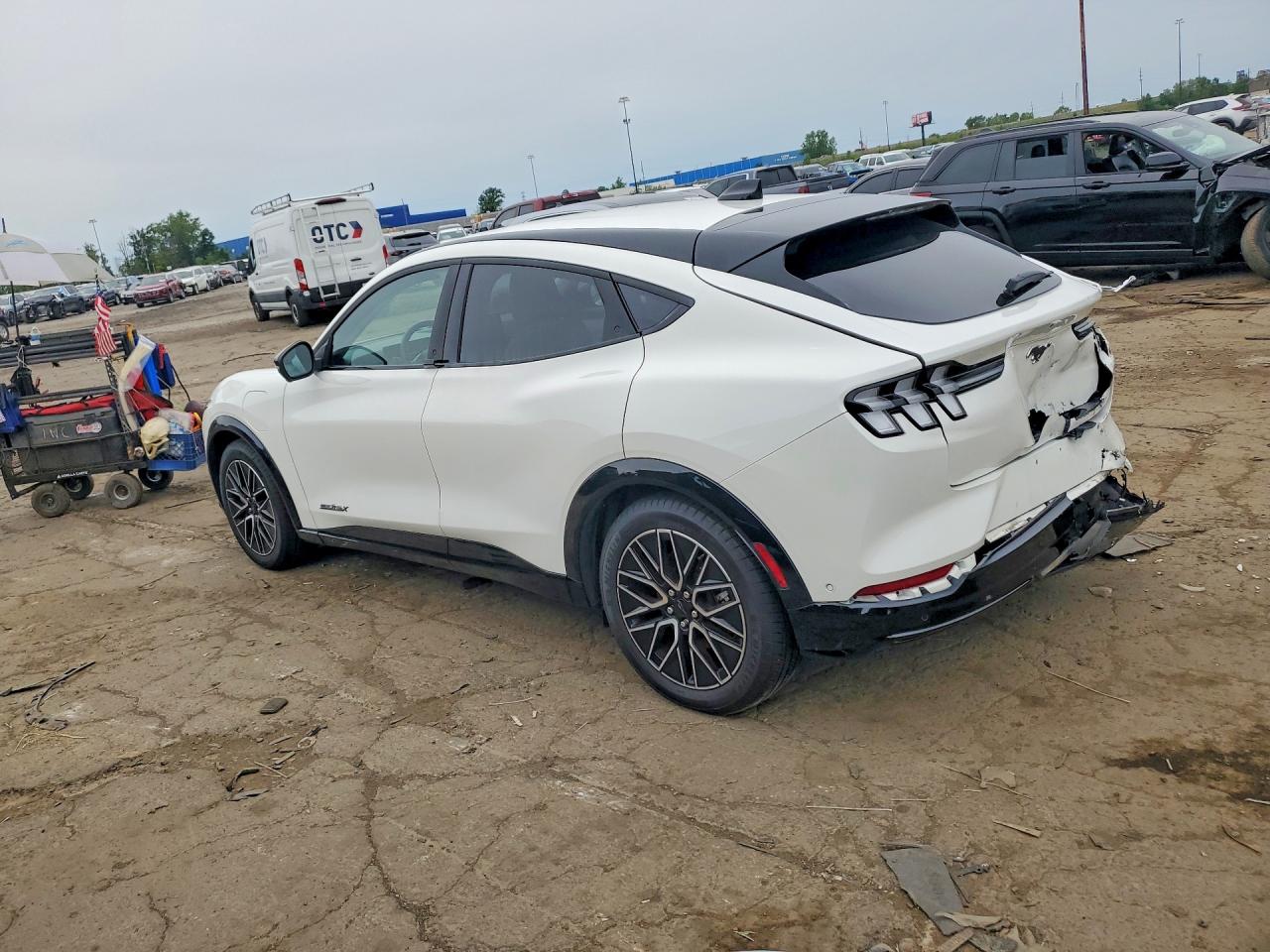 2024 FORD MUSTANG MACH-E PREMIUM — снимка 2