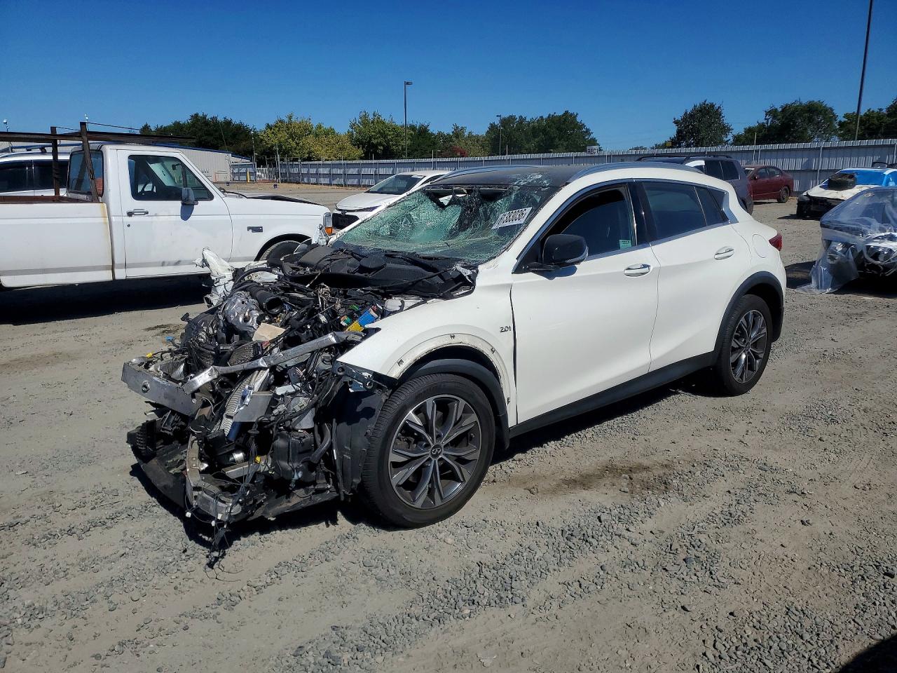 2018 INFINITI QX30 ESSENTIAL
