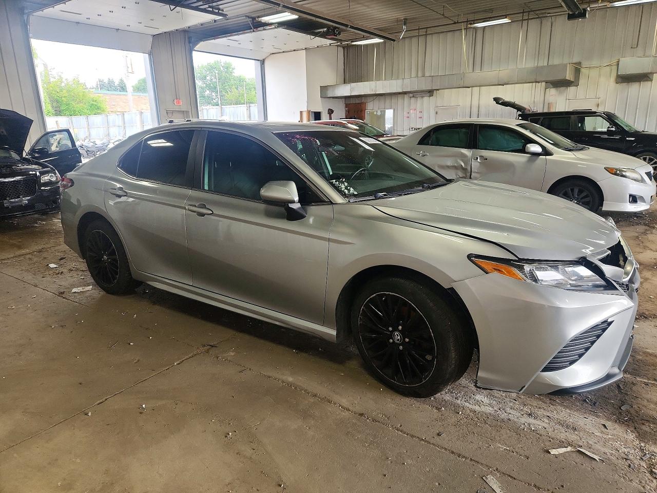 2019 TOYOTA CAMRY SE — снимка 4