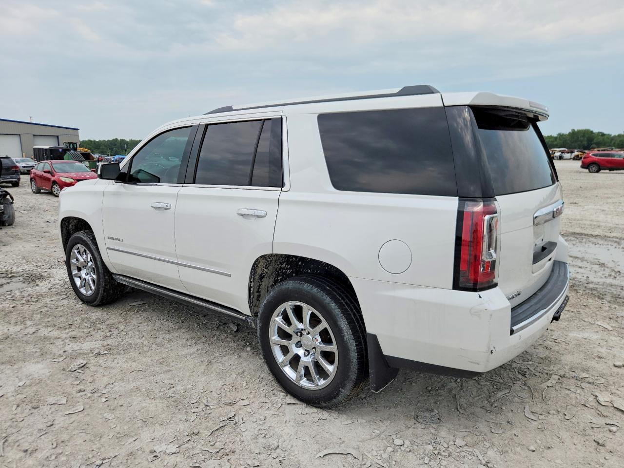 2017 GMC YUKON DENALI — снимка 2