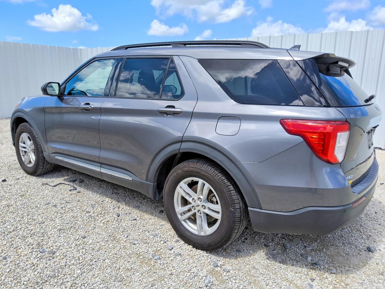 2022 FORD EXPLORER XLT — снимка 2