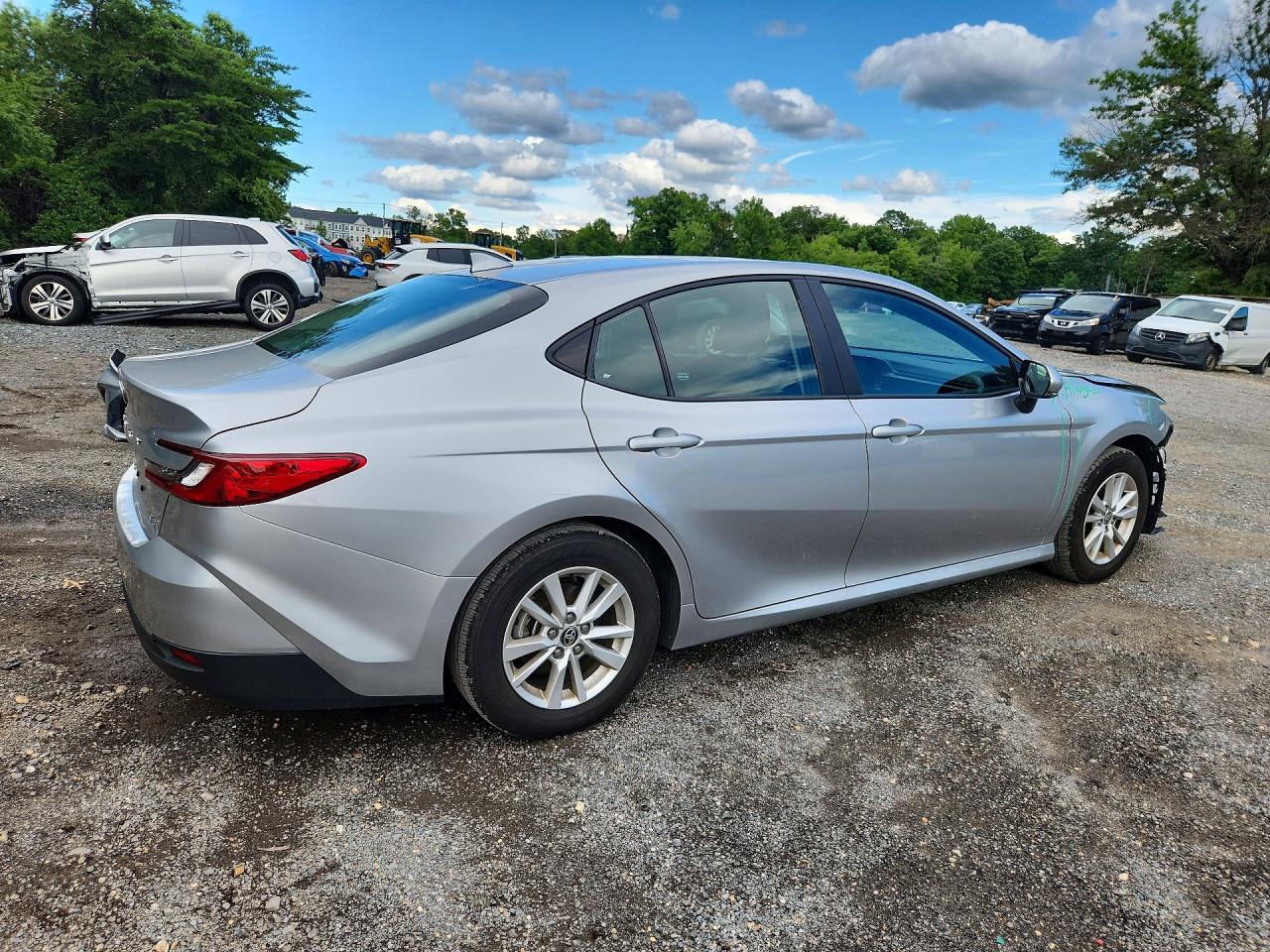 2025 TOYOTA CAMRY LE — снимка 3