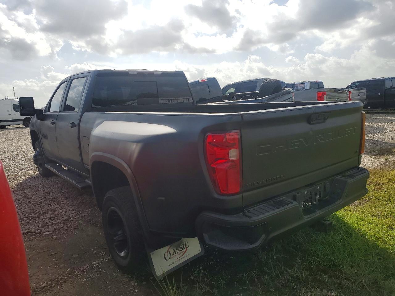 2022 CHEVROLET SILVERADO K3500 LT — снимка 2