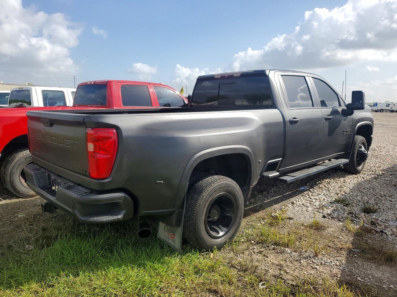 2022 CHEVROLET SILVERADO K3500 LT — снимка 3