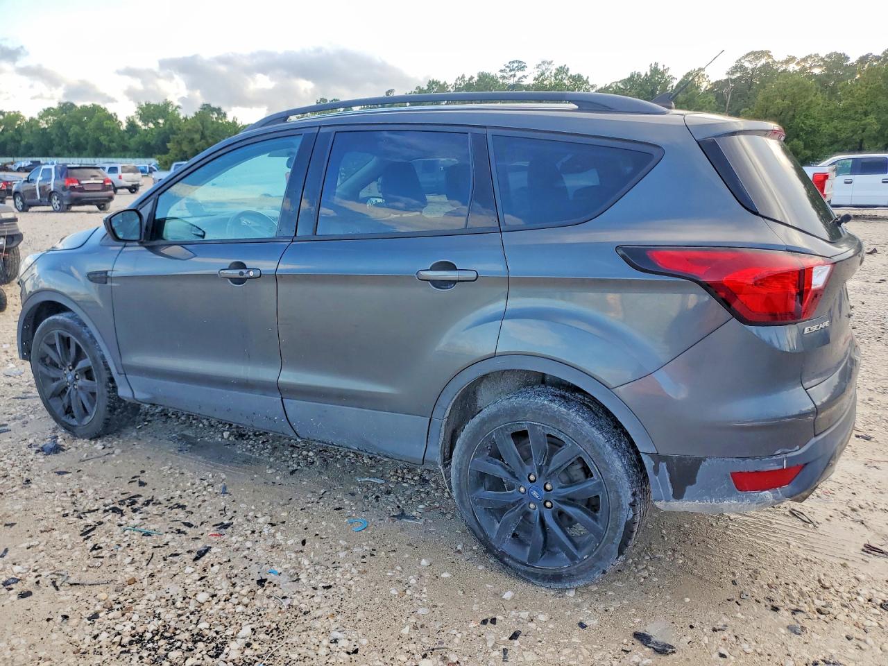 2019 FORD ESCAPE SE — снимка 2