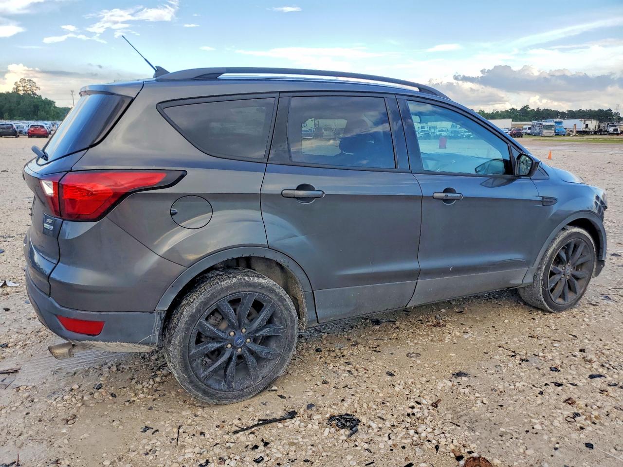 2019 FORD ESCAPE SE — снимка 3