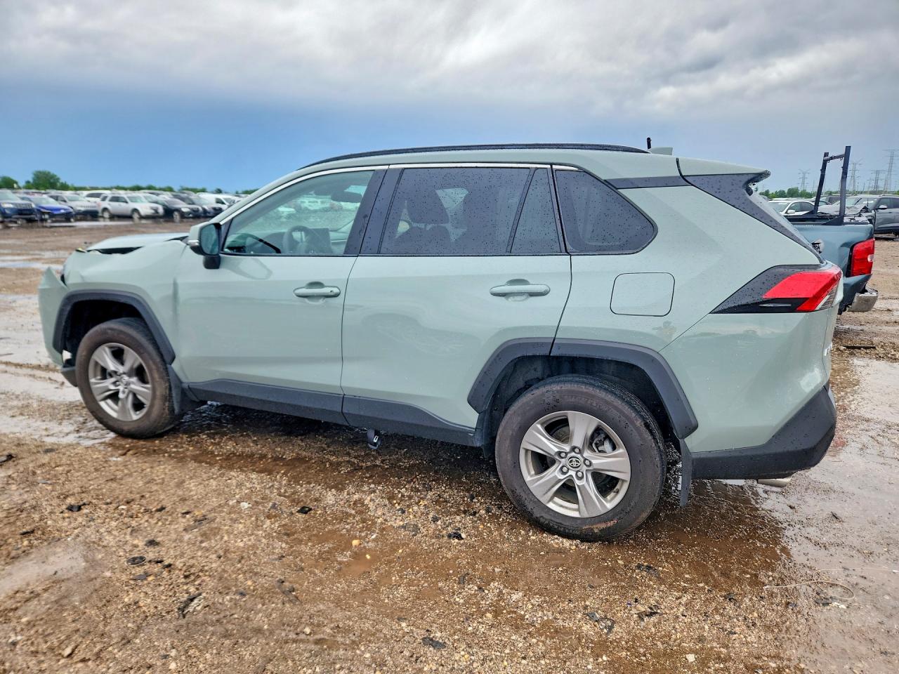 2023 TOYOTA RAV4 XLE — снимка 2