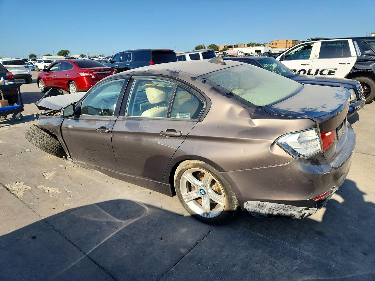 2014 BMW 320 I — снимка 2