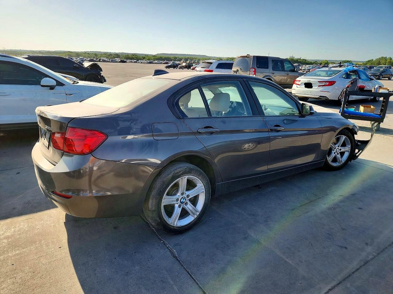 2014 BMW 320 I — снимка 3
