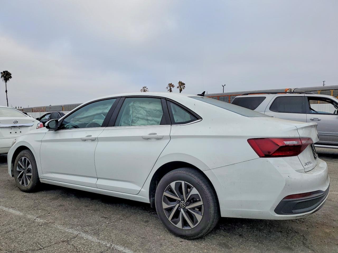 2023 VOLKSWAGEN JETTA S — снимка 2