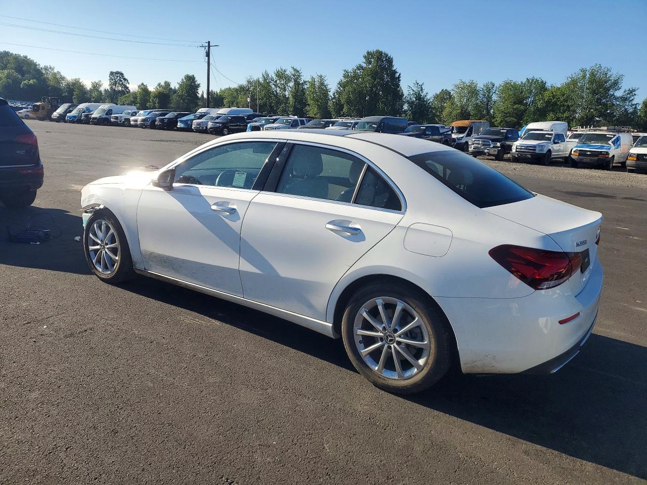 2021 MERCEDES-BENZ A 220 — снимка 2