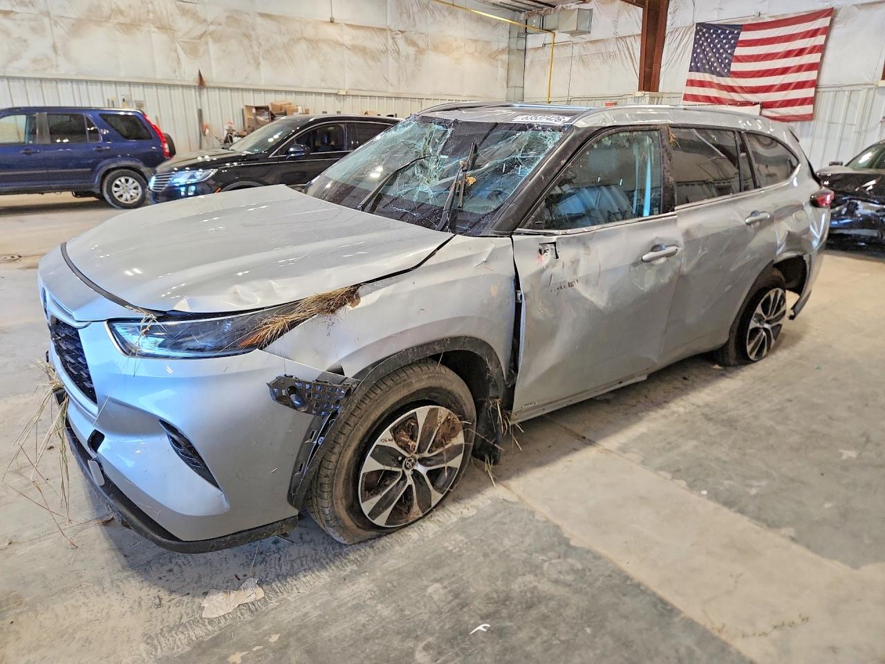 2021 TOYOTA HIGHLANDER HYBRID XLE