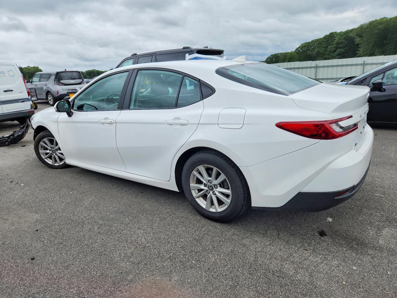 2025 TOYOTA CAMRY LE — снимка 2