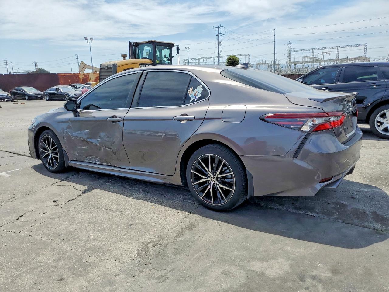 2021 TOYOTA CAMRY SE — снимка 2