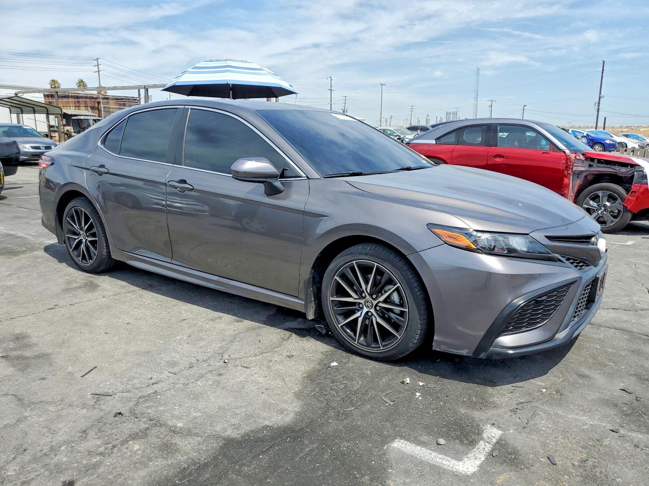 2021 TOYOTA CAMRY SE — снимка 4