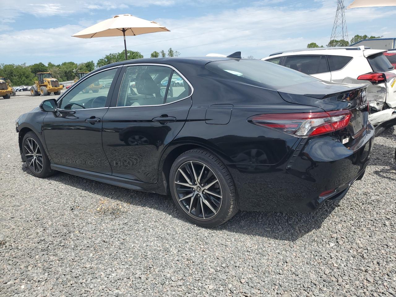 2021 TOYOTA CAMRY SE — снимка 2